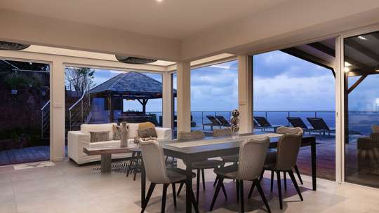 Alfresco Dining