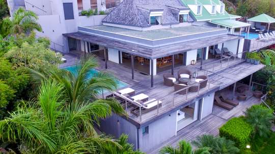 2 Swimming Pools
