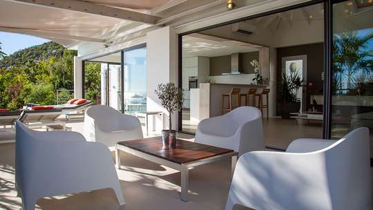 Covered Outdoor Living and Dining Areas