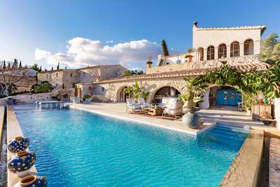 2 Swimming Pools