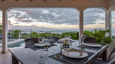 Alfresco Dining