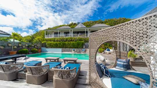 Outdoor Lounge Area