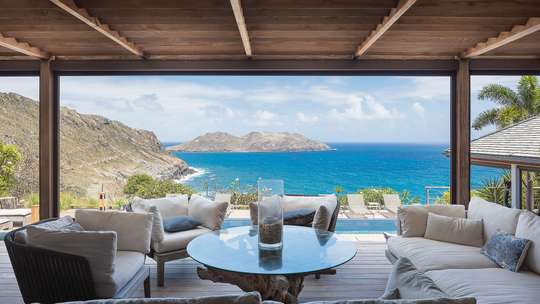 Covered Outdoor Living and Dining Areas