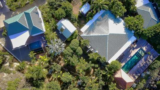 2 Swimming Pools