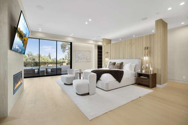 Bedroom 1 - Primary Suite