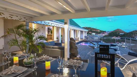 Alfresco Dining