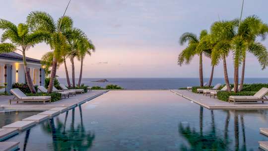 Heated Infinity Pool