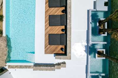 Outdoor Lounge Areas
