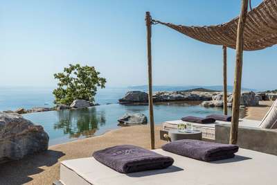 Outdoor Lounge Areas