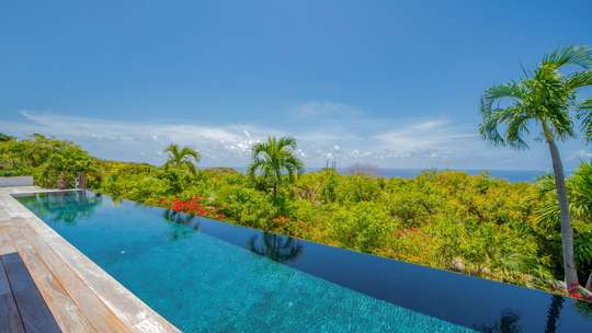 Heated Infinity Pool