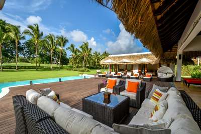 Outdoor Lounge Areas