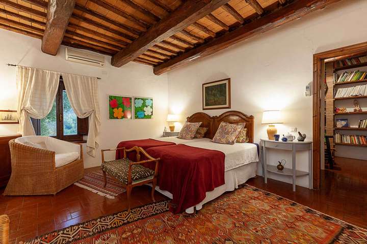 Bedroom 6 - Queen/twin bedroom suite