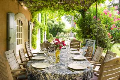 Alfresco Dining