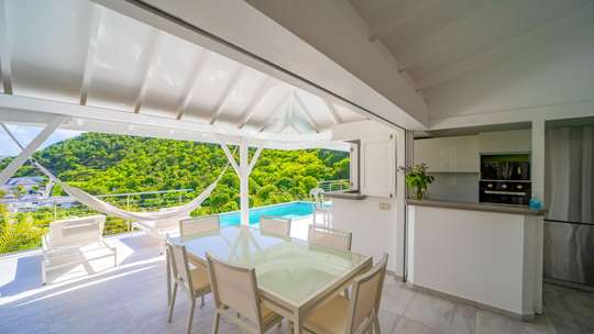 Alfresco Dining