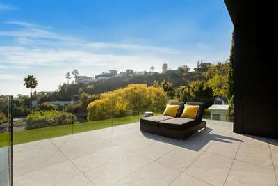 Outdoor Lounge Areas