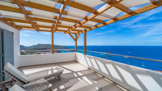 Outdoor Lounge Area