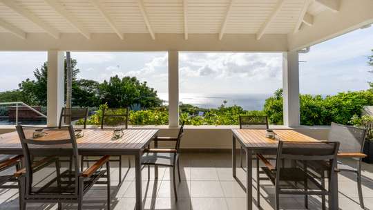 Alfresco Dining