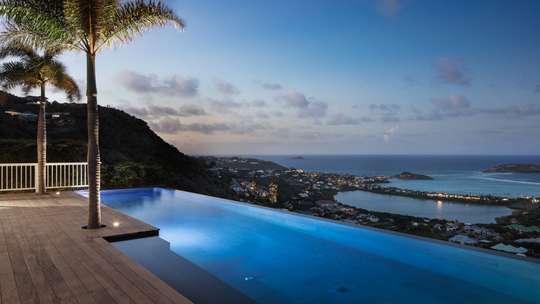 Heated Infinity Pool