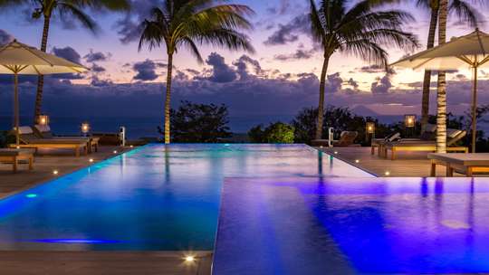 Heated Infinity Pool