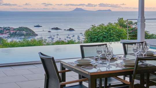 Alfresco Dining