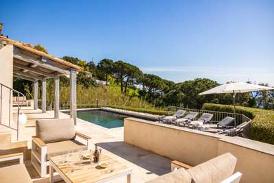 Outdoor Lounge Areas