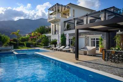 Infinity Pool