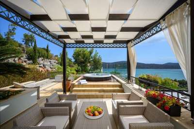 Outdoor Lounge Areas