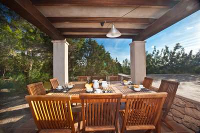 Covered Outdoor Dining