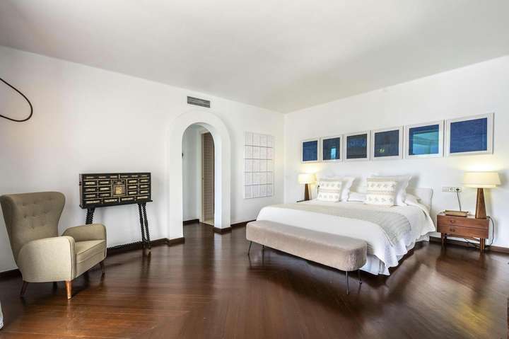 Bedroom 1 - Master Suite