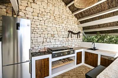 Outdoor Kitchen