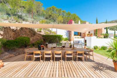 Alfresco Dining