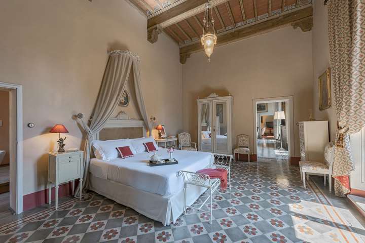 Bedroom 1 - Master King bedroom