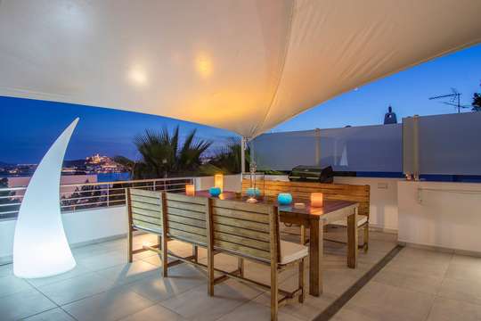 Alfresco Dining
