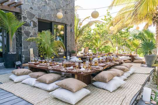 Alfresco Dining