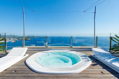 Jacuzzi