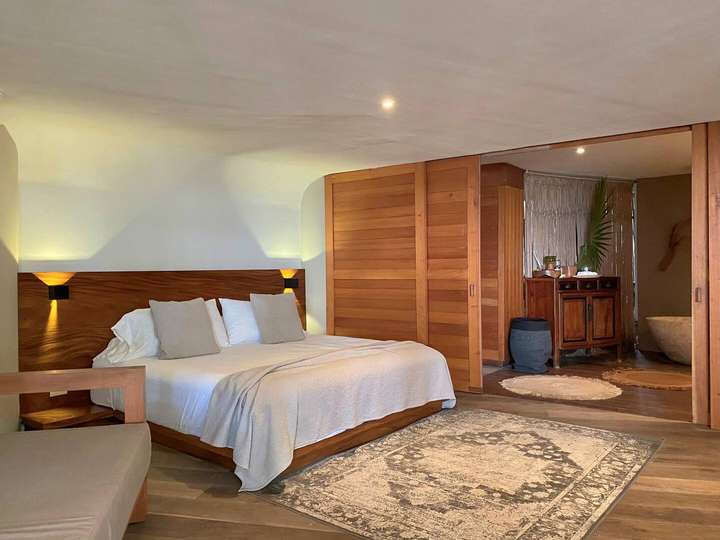 Bedroom 1 - Master Suite