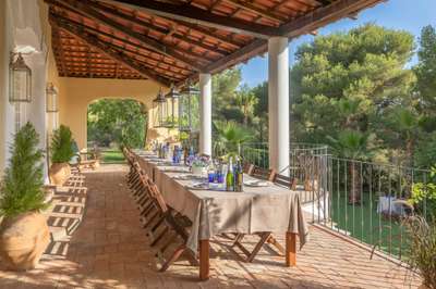 Alfresco Dining