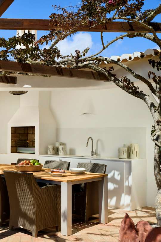 Alfresco Dining