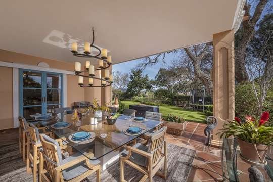 Alfresco Dining