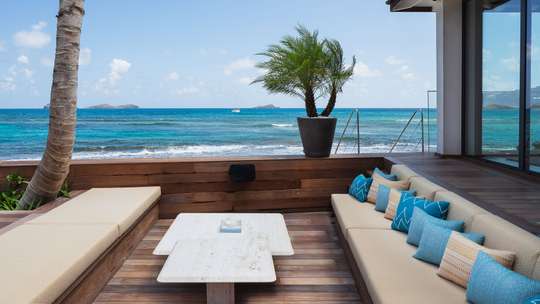 Outdoor Lounge Areas