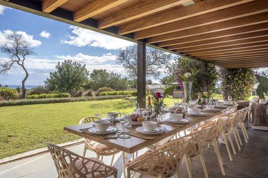 Alfresco Dining