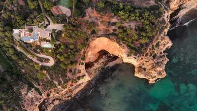 Clifftop Location