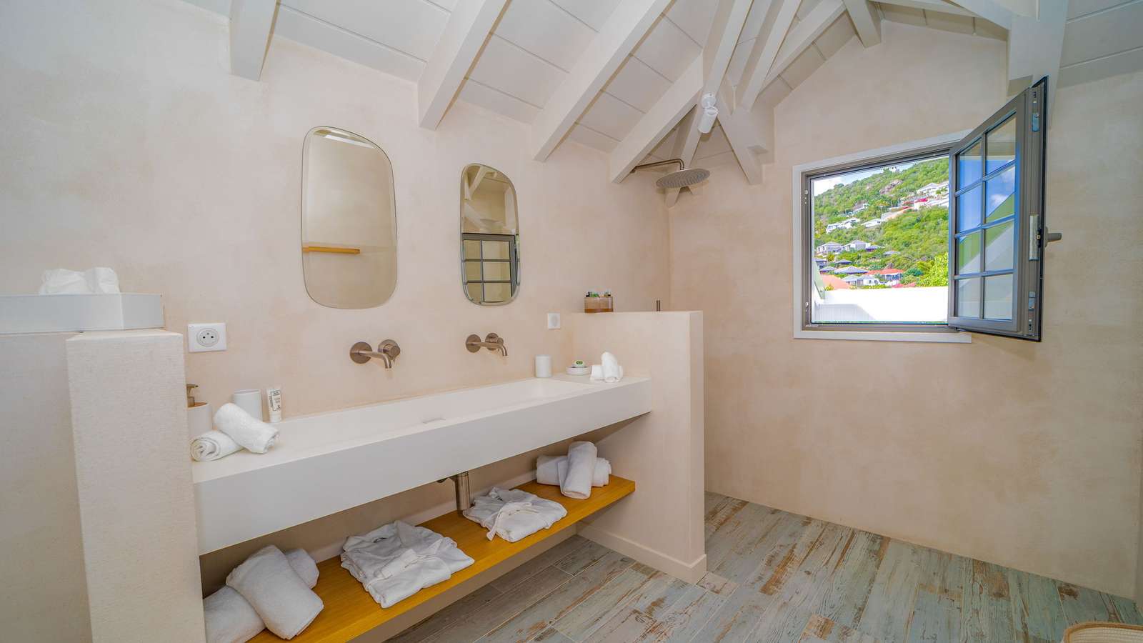Property image 100