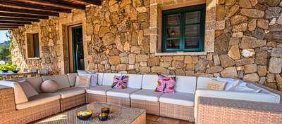 Covered Outdoor Living and Dining Areas
