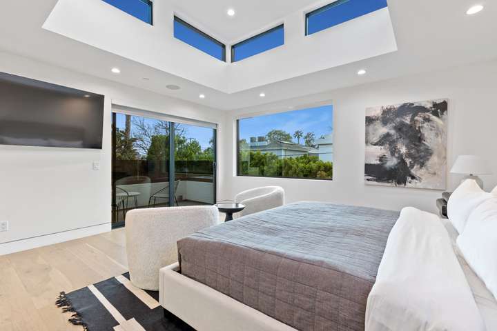 Bedroom 1 - Master