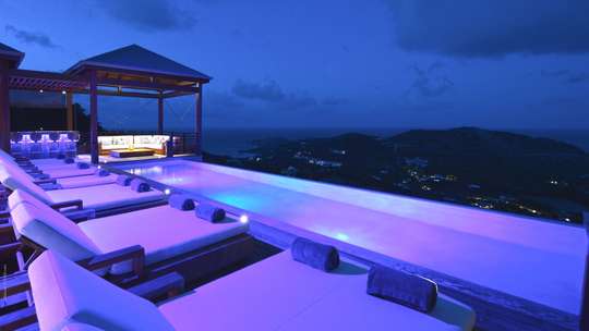 Heated Infinity Pool