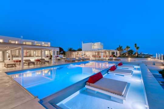2 Swimming Pools