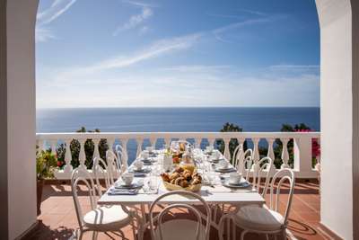 Alfresco Dining