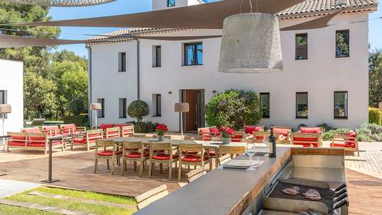 Alfresco Dining