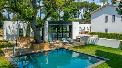 3 Outdoor Private Pools